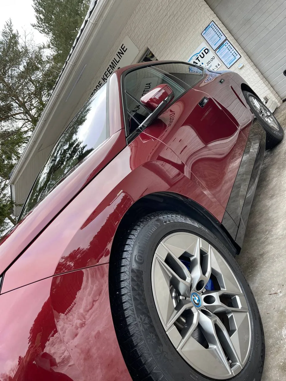 Image of the condition of the car surface after detailing service with polishing and ceramic application at our Pirita Pesula manual car wash in Tallinn