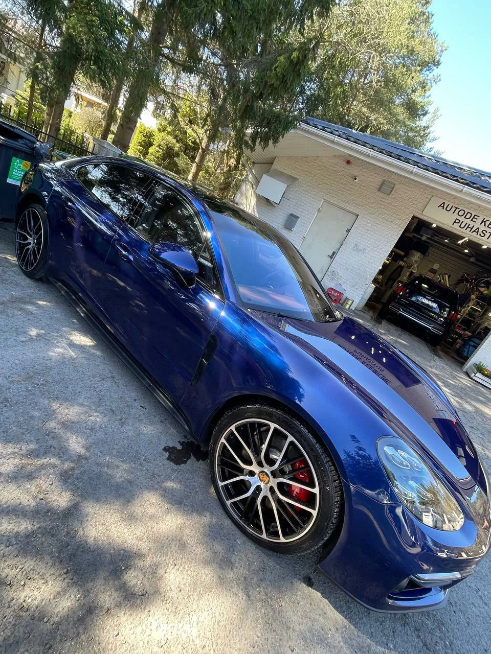 Magnificent appearance of the car after the detailing procedure with paint polishing and waxing at our Pirita Pesula car wash in Tallinn